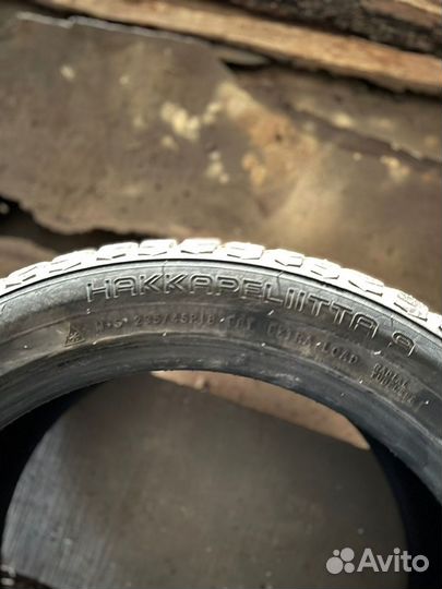 Nokian Tyres Hakkapeliitta 9 235/45 R18