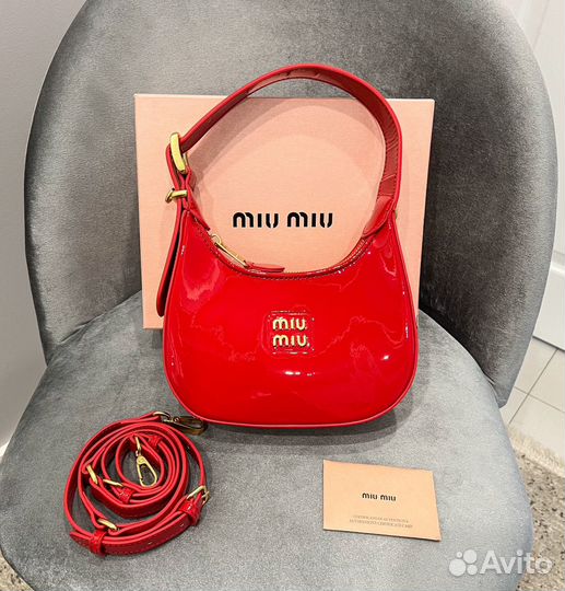 Сумка Miu Miu hobo лаковая Premium