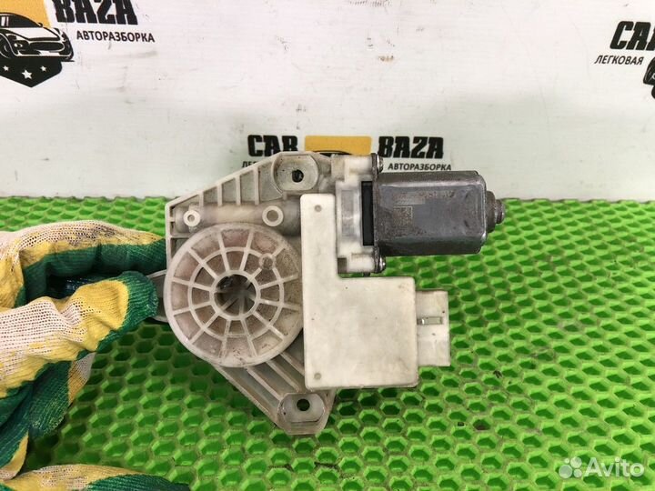 Моторчик стеклоподъемника задний левый L