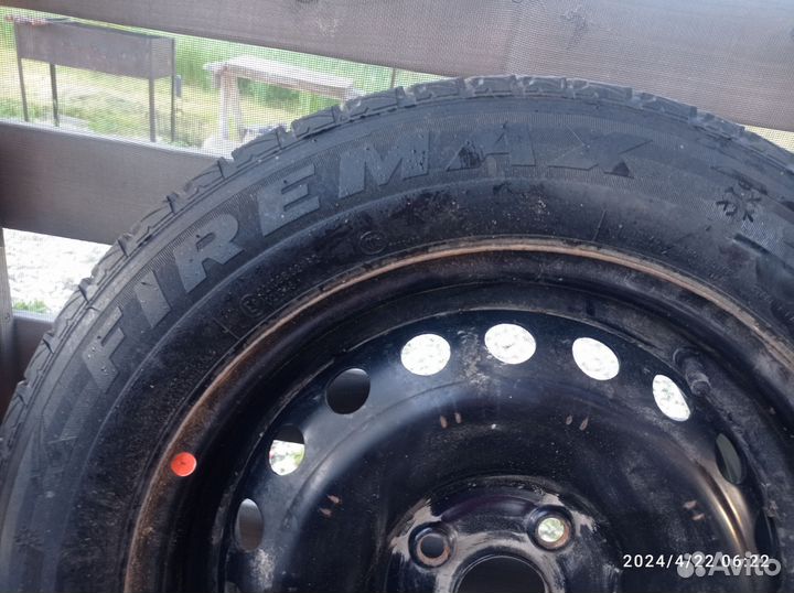 Зимняя резина 185 65 r15 с дисками и колпаками