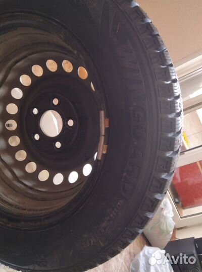 Roadstone Winguard WinSpike 195/65 R15