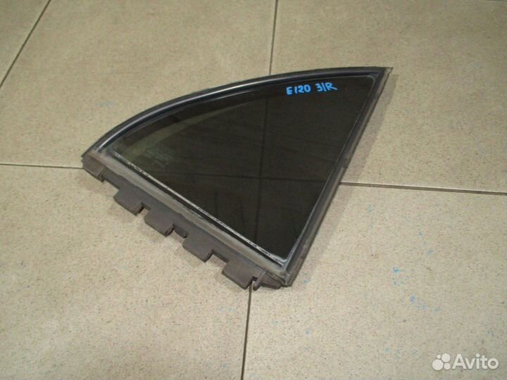 Стекло двери З/П (форточка) Toyota Corolla (E120)