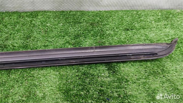 Молдинг лобового стекла правый BMW X3 (E83) 2004