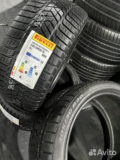 Pirelli Winter Sottozero 3 245/30 R20 и 305/30 R20 89W