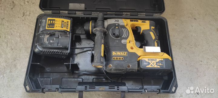Перфоратор Dewalt DCH 273