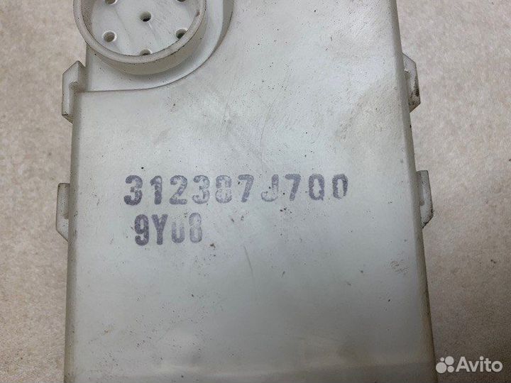 Блок управления центральным замком Nissan Primera