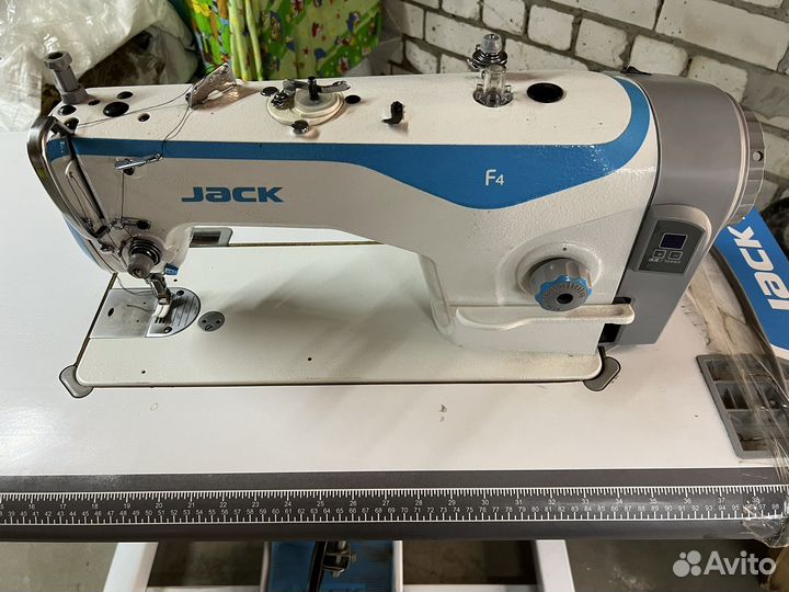 Швейная машина jack f 4
