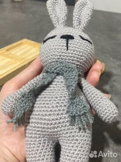 Вязаный заяц амигуруми