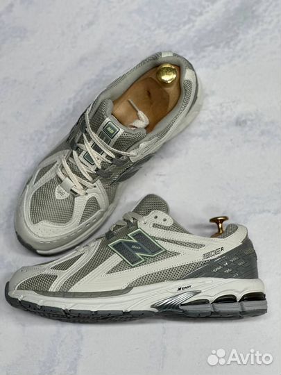 Уникальные кроссовки.NEW balance 1906