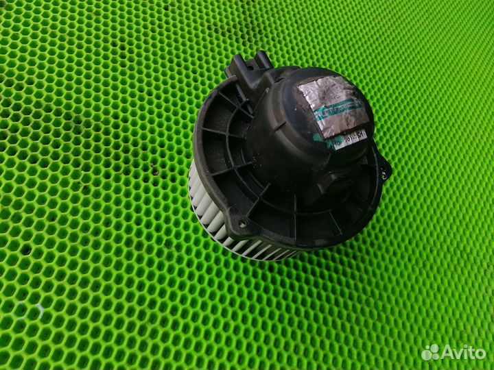 Моторчик отопителя на Опель Антара 2007-2015