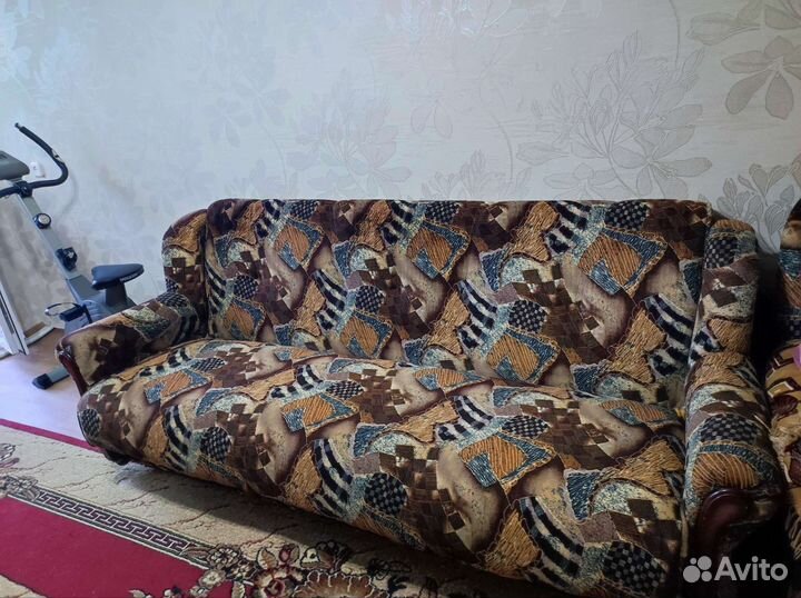 Диван и кресло бу