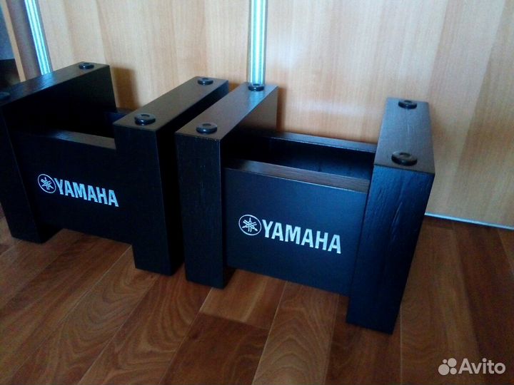 Стойки для акустики