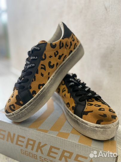 Кроссовки женские Golden Goose