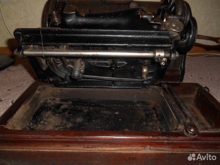 Швейная машинка Singer