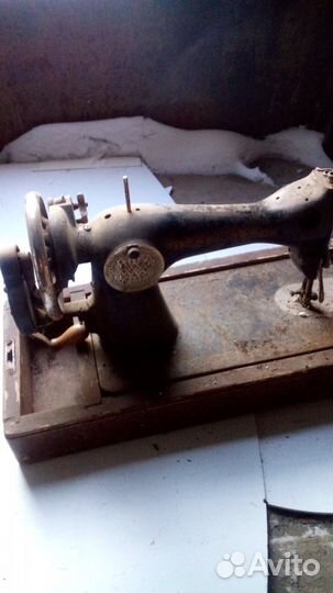 Швейная машина старинная