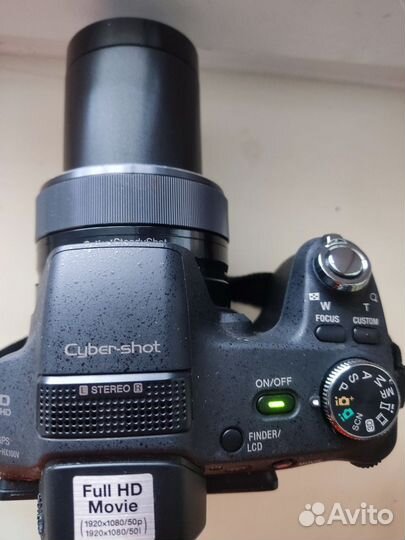 Цифровой фотоаппарат Sony