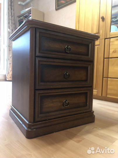 Тумба прикроватная италия