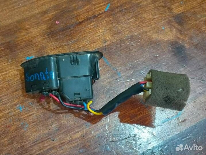 Кнопка открытия багажника Hyundai sonata EF рестай