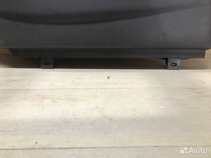 Обшивка двери передняя правая Mercedes Sprinter