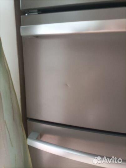 Холодильник б/у Haier, цвет бронзовый