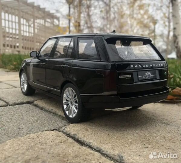 Металлическая машинка Range Rover 1:18