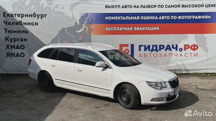 Клапан электромагнитный изменения фаз грм Skoda Superb (3T) 06L109259A