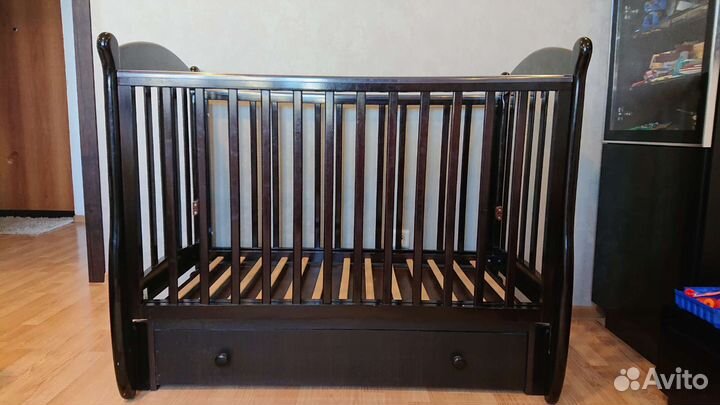 Детская кроватка 