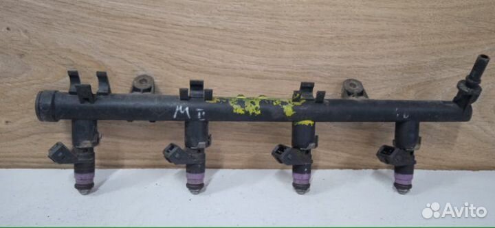 Топливная рампа Renault Megane 2 2002-2006