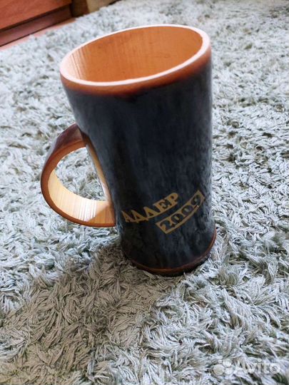 Кружка сувенирная из какого то дерева