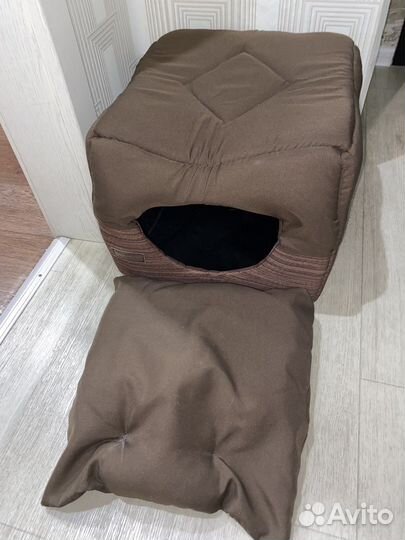 Лежанка домик для собак и кошек