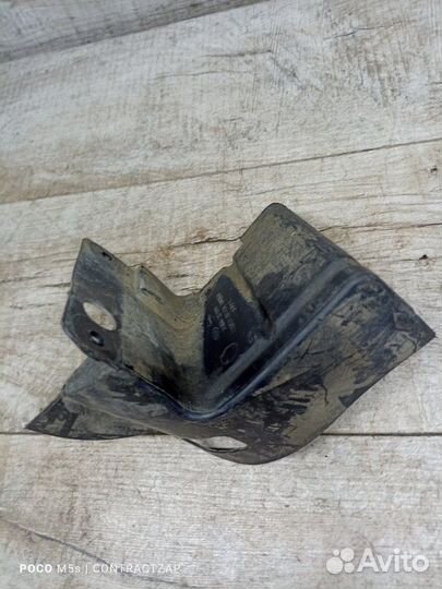 Защита двигателя правая Kia Cerato 2006