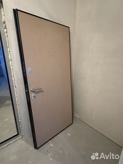 Входная сейф дверь