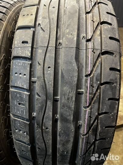 Vitour Formula Spec Z 245/45 R19 102