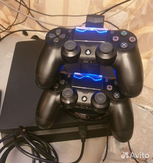 Sony PS4 500gb 2 джойстика,зарядка