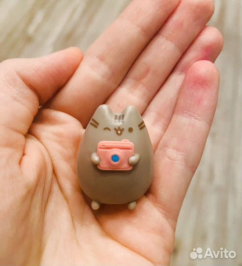 Фигурка Pusheen cat из киндер сюрприз