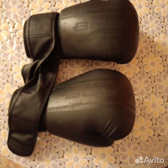 Боксерские перчатки 12 oz бу