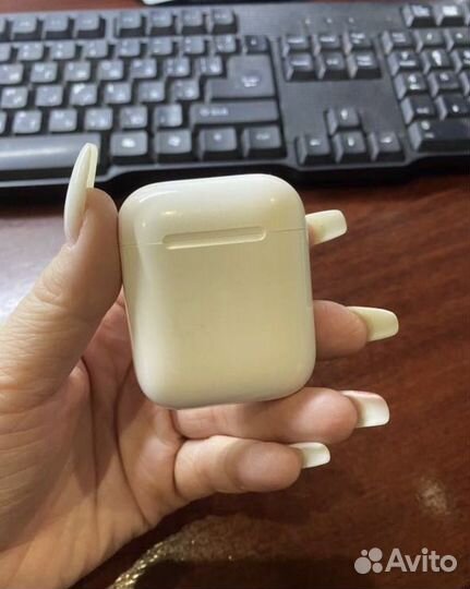 Беспроводные наушники apple airpods