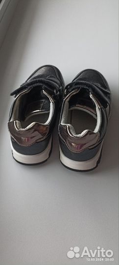 Кроссовки для девочки 27 размер