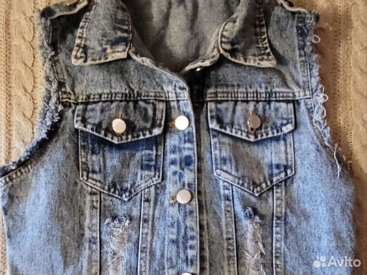 Джинсовая жилетка для девочки