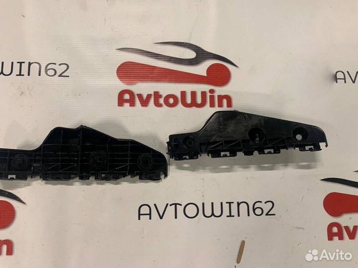 Кронштейн переднего бампера правое на Lifan X50