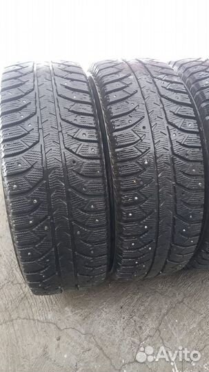 Bridgestone Ice Cruiser 7000 205/65 R15 94T