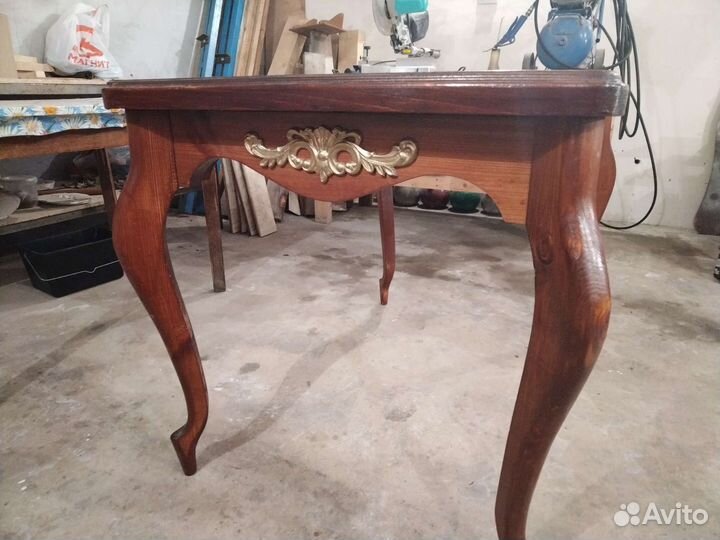 Кухонный стол