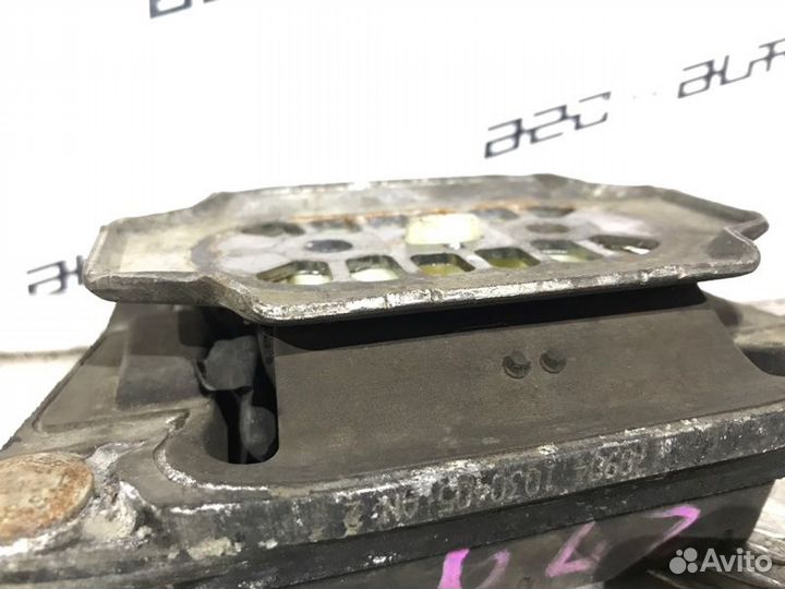Опора АКПП Audi A6 C6 3.2 2005