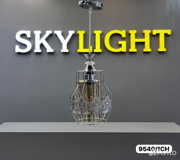 Потолочные светильники и люстры новые