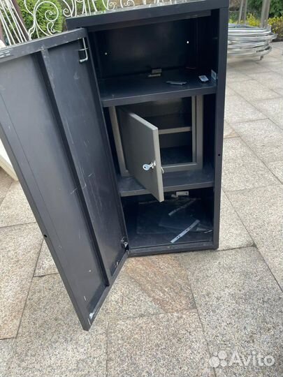 Сейф встроенный в шкаф