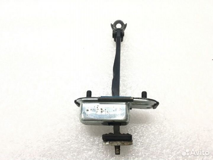 Ограничитель двери передний левый Hyundai Sonata