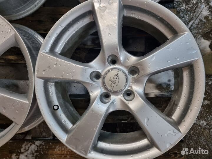 Комплект литых дисков CF Grass