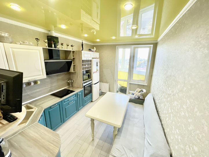 2-к. квартира, 57 м², 9/17 эт.