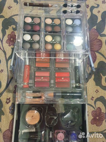 Бьюти кейс с косметикой