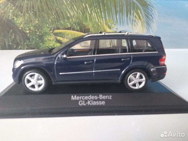 Модель Mercedes Benz GL-Class X-164 minichamps